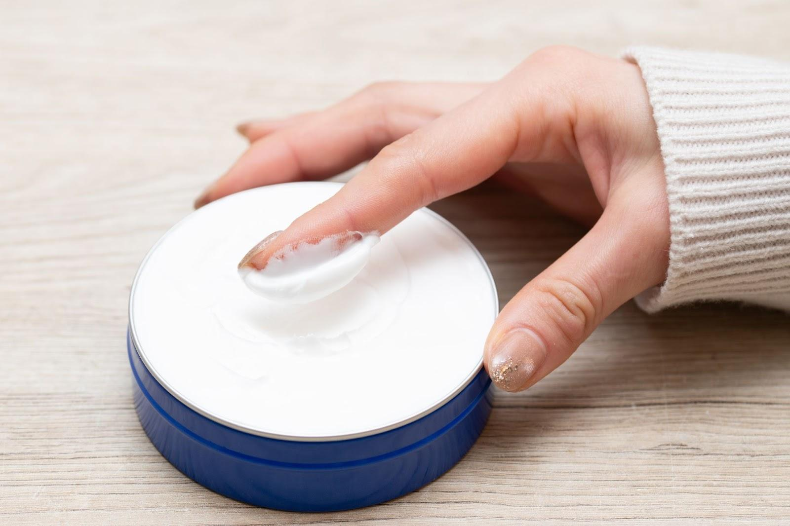 首のたるみを取る方法